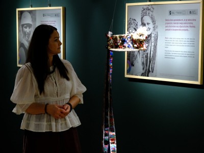 Wernisaż wystawy W CZEPCU URODZONA — REKONSTRUKCJE RODZINNE 10.07.2026-DSCF7927.jpg