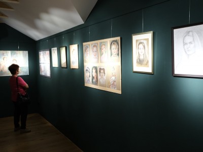 Wernisaż wystawy - Z WNĘTRZA - MIĘDZI CIAŁEM A DUCHEM - Iryny Syvak - 06.06.2025-DSCF5341.jpg