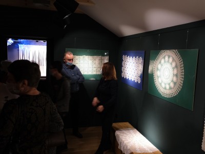 Wystawa prac Barbary Dąbrowskiej "Szydełkomaniaczka" 7.01.2022-szydelkomaniaczka_23.jpg